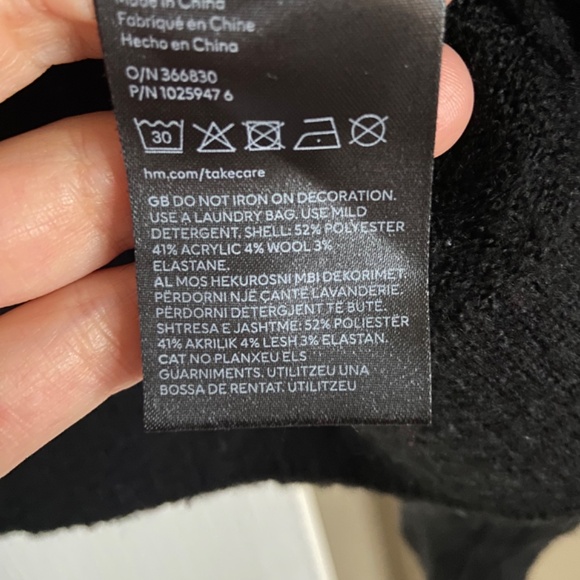 NWOT H&M sweater with rhinestones - Picture 6 of 6